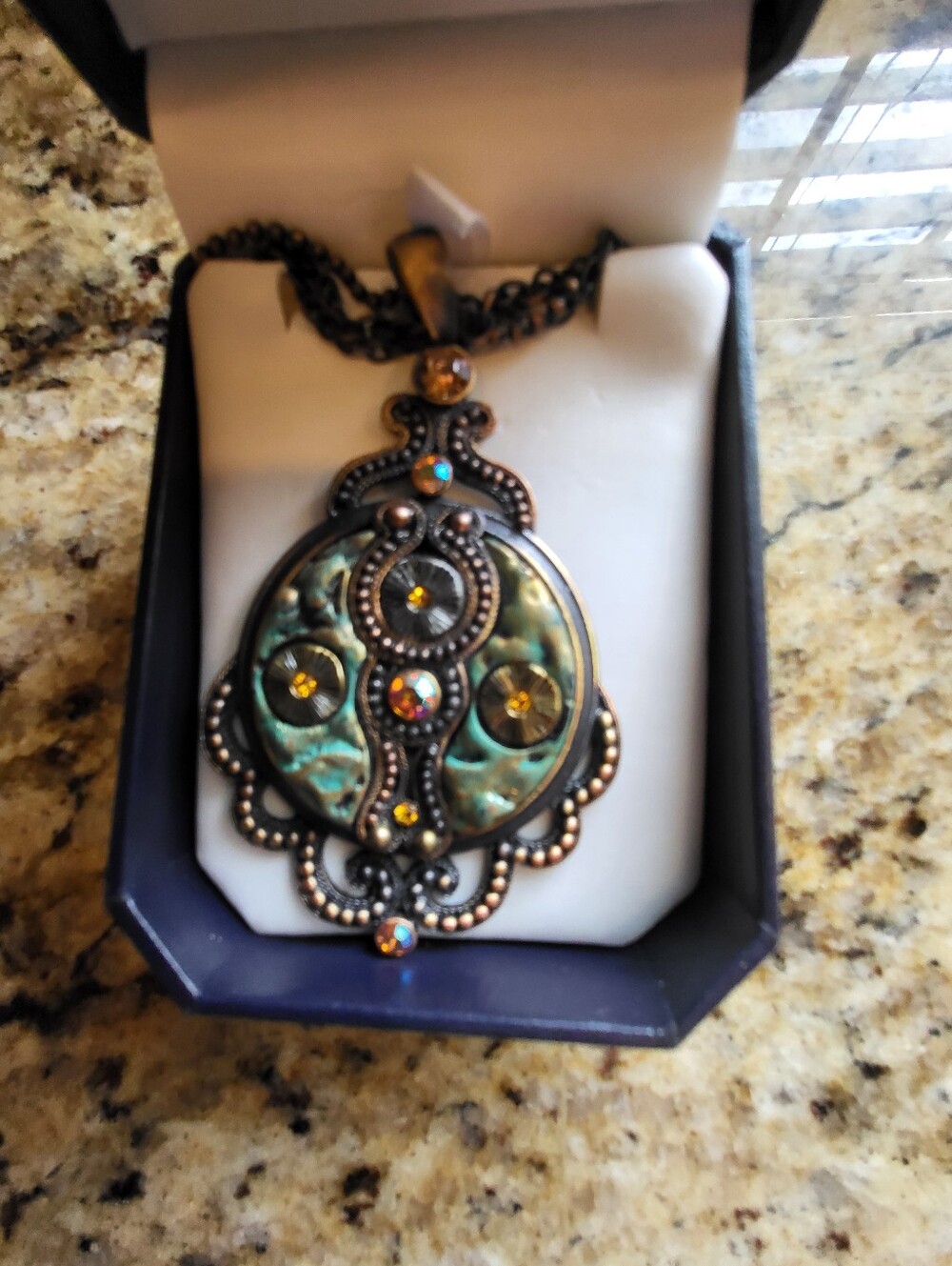 Yousi Antique-Style Turquoise and Bronze Statement Pendant Necklace - Picture 10 of 11